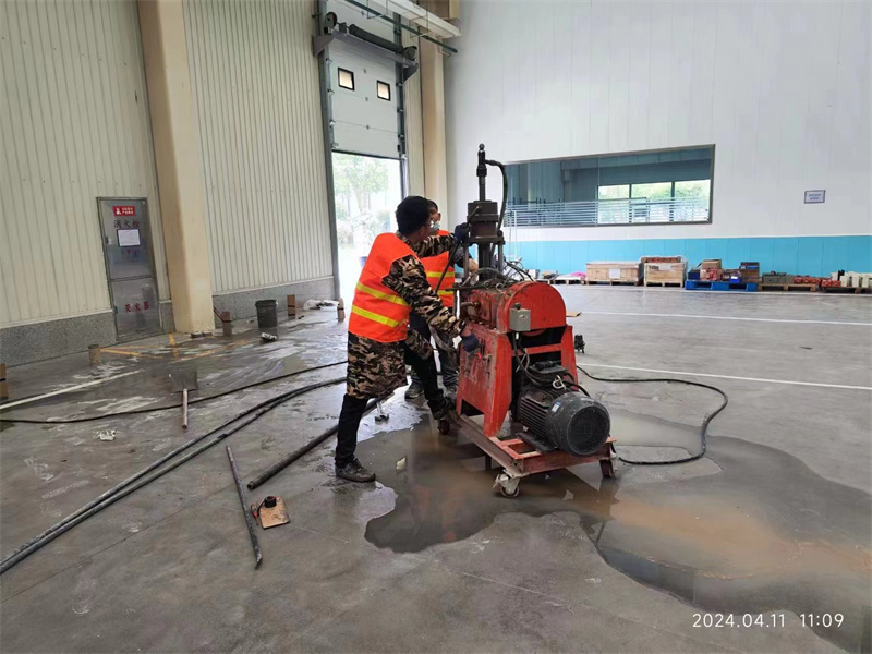 色达厂房地面下沉塌陷注浆加固施工